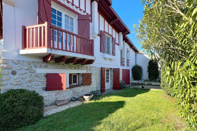 Maison &agrave; vendre &agrave; MÉRIGNAC La Réole - 8 pi&egrave;ces - 228 m&sup2; 