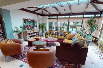 Maison à vendre à SALON-DE-PROVENCE Hameau - 9 pièces - 223 m² 