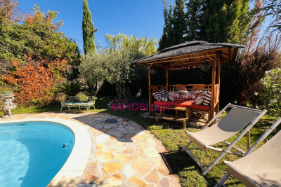 Maison &agrave; vendre &agrave; SALON-DE-PROVENCE  - 9 pi&egrave;ces - 223 m&sup2; 