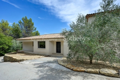 Maison à louer à AIX-EN-PROVENCE Longuillar - 7 pièces - 244 m² 