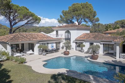 Maison à vendre à ST-RAPHAËL Peyron-Saint Sebastien - 7 pièces - 245 m² 