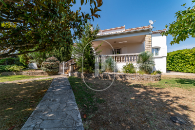 Maison à vendre à UZÈS  - 6 pièces - 164 m² 
