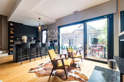 House for sale in LE BOUSCAT  - 5 rooms - 180 m² 