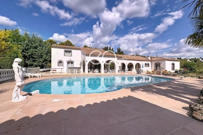 House for sale in LORGUES  - 6 rooms - 248 m² 