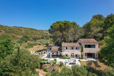 Maison à vendre à LAMBESC Baumillons - 6 pièces - 245 m² 