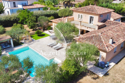 House for sale in ROQUEBRUNE-SUR-ARGENS  - 6 rooms - 240 m&sup2; 
