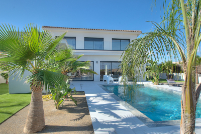 Maison à vendre à PUGET-SUR-ARGENS  - 5 pièces - 195 m² 