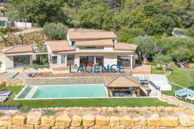 Maison à vendre à SOLLIÈS-VILLE  - 5 pièces - 150 m² 