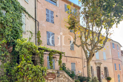 Bien à vendre à LA CADIÈRE-D'AZUR  - 8 pièces - 193 m² 