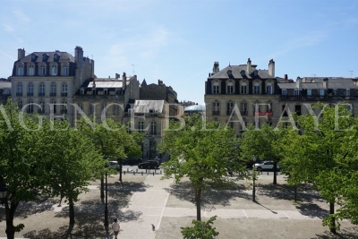 Appartement à louer à BORDEAUX  - 7 pièces - 221 m² 