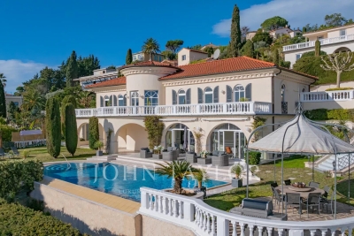 House for sale in MANDELIEU-LA-NAPOULE Le Roc Fleuri-Capitou (Jeanne d'Arc) - 7 rooms - 299 m² 