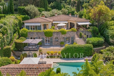 Maison à vendre à MOUGINS Garnier-Gare de Provence - 6 pièces - 300 m² 
