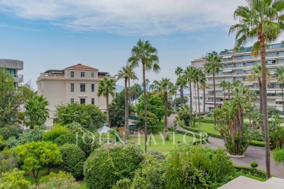 Apartment for sale in CANNES  - 5 rooms - 169 m&sup2; 