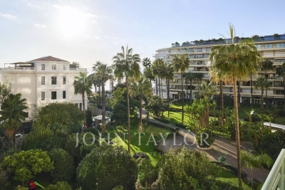 Apartment for sale in CANNES Moneghetti Est - 4 rooms - 145 m&sup2; 