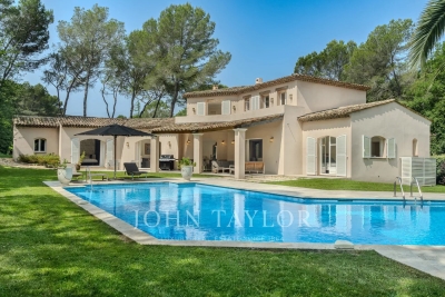 Maison &agrave; vendre &agrave; MOUGINS  - 6 pi&egrave;ces - 267 m&sup2; 