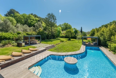 Maison &agrave; vendre &agrave; VALBONNE  - 5 pi&egrave;ces - 320 m&sup2; 