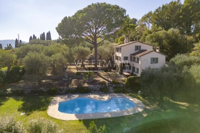 Maison &agrave; vendre &agrave; GRASSE  - 7 pi&egrave;ces - 174 m&sup2; 
