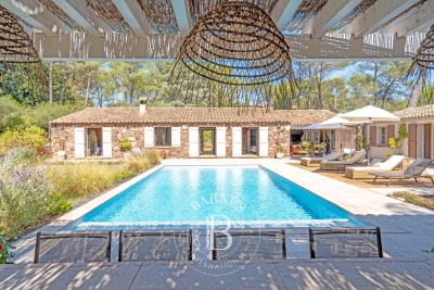 House for sale in PUGET-SUR-ARGENS  - 8 rooms - 253 m&sup2; 