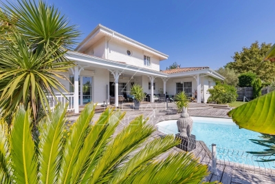 House for sale in LA TESTE-DE-BUCH  - 5 rooms - 177 m² 