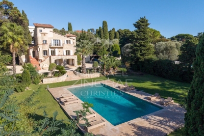 Maison à vendre à CAP D'ANTIBES  - 7 pièces - 350 m² 