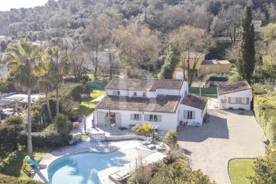 Maison à vendre à OPIO  - 8 pièces - 205 m² 