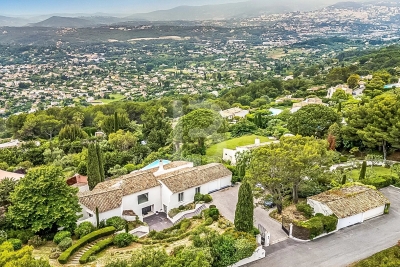 Maison à vendre à MOUGINS  - 8 pièces - 626 m² 