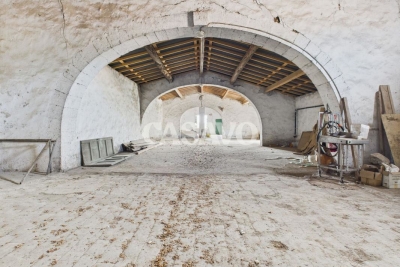 Maison à vendre à LA FARE-LES-OLIVIERS  - 18 pièces - 1557 m² 