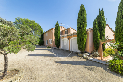 Maison à vendre à L'ISLE-SUR-LA-SORGUE Rotondes-Barbiere - 5 pièces - 224 m² 