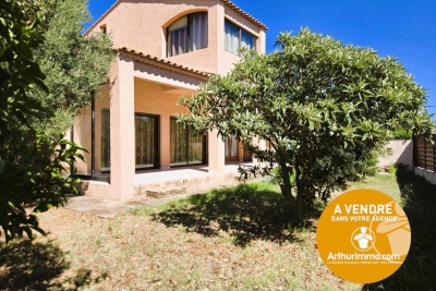 Maison &agrave; vendre &agrave; BORMES-LES-MIMOSAS  - 5 pi&egrave;ces - 190 m&sup2; 