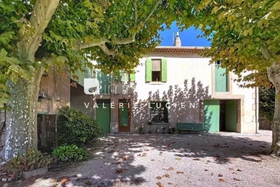 Maison à vendre à ST-RÉMY-DE-PROVENCE  - 5 pièces - 435 m² 