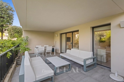 Apartment for sale in ST-TROPEZ Fayence - 2 rooms - 47 m² 