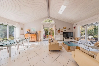 House for sale in PYLA-SUR-MER  - 10 rooms - 223 m² 