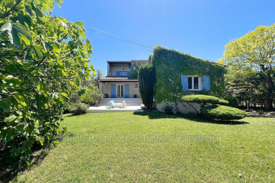 Maison à vendre à ST-SAVOURNIN Charite Republique - 4 pièces - 117 m² 