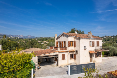 Maison &agrave; vendre &agrave; La Colle-sur-Loup  - 5 pi&egrave;ces 133 m&sup2; 