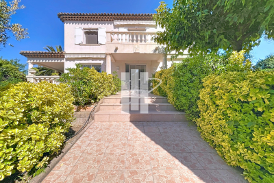 Maison à vendre à ST-RAPHAËL Peyron-Saint Sebastien - 7 pièces - 126 m² 