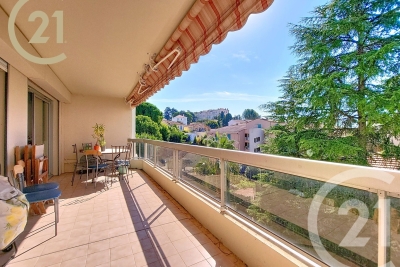 Appartement à vendre à CANNES Port Vauban - 2 pièces - 43 m² 