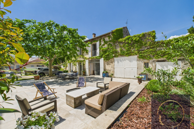 Maison à vendre à NOVES Mathurin-Timone - 7 pièces - 210 m² 