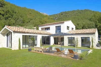 House for sale in TOURRETTES-SUR-LOUP  - 7 rooms - 231 m² 