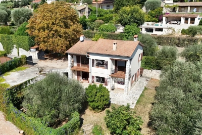 House for sale in ST-PAUL-DE-VENCE  - 9 rooms - 190 m² 