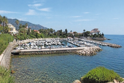 Appartement &agrave; vendre &agrave; Beaulieu-sur-Mer  - 4 pi&egrave;ces 100 m&sup2; 