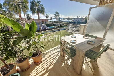 Appartement à vendre les pieds dans l eau front de mer alpes maritimes 