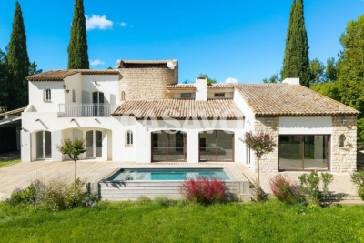 Maison à vendre à PUYRICARD  - 9 pièces - 250 m² 