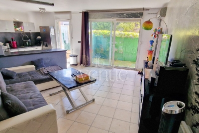 2 pièces en rez-de-jardin avec terrasse & parking - Cannes La