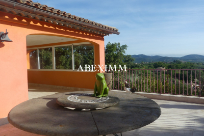 Maison à vendre plain pied et vue mer var