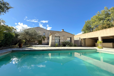 Maison à vendre à ST-LAURENT-DES-ARBRES Caissargues - 3 pièces - 135 m² 