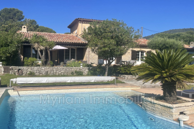 Maison à vendre à PEYMEINADE  - 5 pièces - 195 m² 