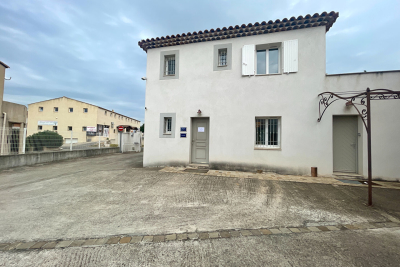 Commerce à louer à ST-CANNAT Le Centre  - 95 m² 