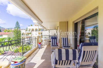 Apartment for sale in HYÈRES  - 3 rooms - 104 m² 