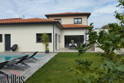 Maison à vendre plain pied et jardin vendres