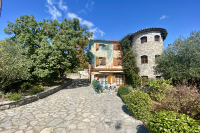 Maison à vendre à DRAGUIGNAN Vert Coteau - 17 pièces - 420 m² 